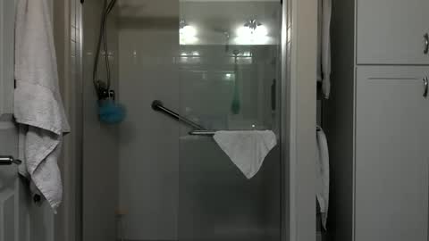 Caressluving online show from January 2025 02:49:02 AM