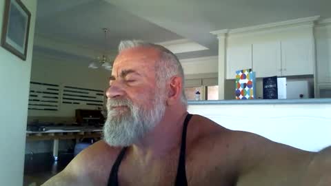 C A Rey online show from November 2025 02:34:01 AM