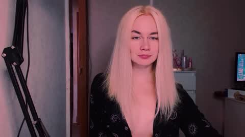 Snapshot of carinfox chatting on September 2025 06:35:01 PM Carin online show from September 2025 06:35:01 PM
