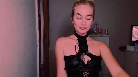 Snapshot of carinfox chatting on October 2025 07:33:02 PM Carin online show from October 2025 07:33:02 PM