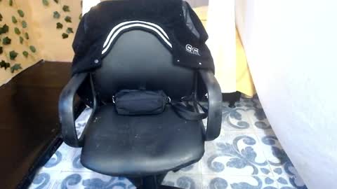 carla_999 online show from April 2026 01:37:02 PM