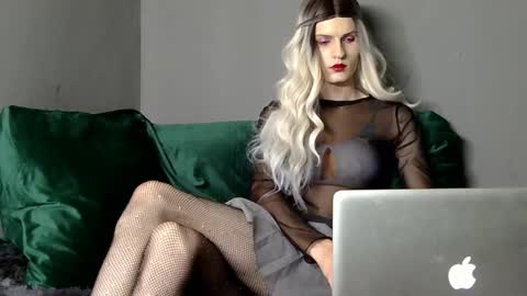 sexy online show from September 2025 09:14:02 PM