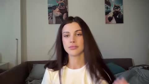Snapshot of carlaiacovone chatting on July 2026 04:31:02 PM Alina online show from July 2026 04:31:02 PM