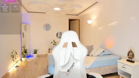 Alejandra online show from June 2026 10:36:01 PM