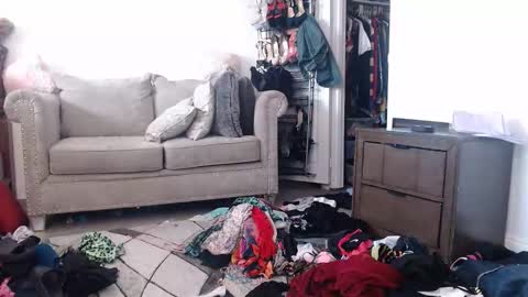 Snapshot of carliecreams chatting on November 2025 04:11:02 PM Carlie online show from November 2025 04:11:02 PM