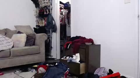 Snapshot of carliecreams chatting on November 2025 10:04:02 AM Carlie online show from November 2025 10:04:02 AM