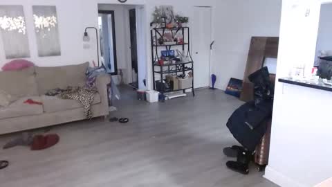 Snapshot of carliecreams chatting on November 2025 03:55:02 PM Carlie online show from November 2025 03:55:02 PM