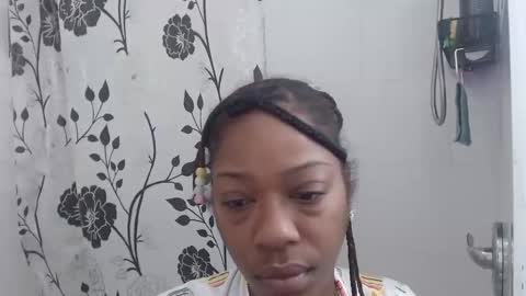 Snapshot of carliecreams chatting on November 2025 07:46:02 PM Carlie online show from November 2025 07:46:02 PM