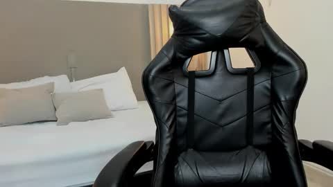 Snapshot of carlina_15 chatting on October 2025 12:15:01 PM C A R L I N A online show from October 2025 12:15:01 PM