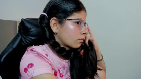 Snapshot of carlina_15 chatting on November 2025 12:27:01 PM C A R L I N A online show from November 2025 12:27:01 PM