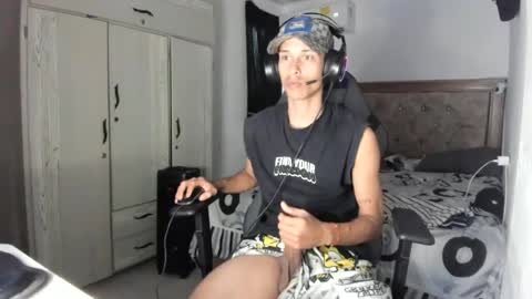 carlossmi01 online show from July 2026 07:54:01 PM