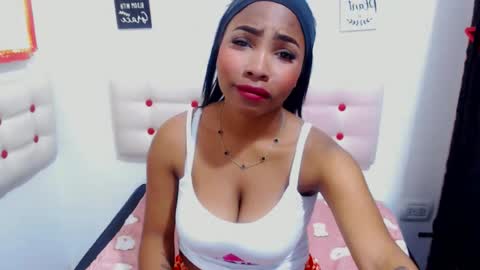 Snapshot of carlotadivaxxx chatting on June 2026 04:11:02 PM CarlotaDivaxxx online show from June 2026 04:11:02 PM