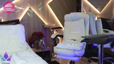 Carla Carla  I am sensual goddes and i was born for loveworshipping and enjoyment. online show from February 2025 04:40:02 AM