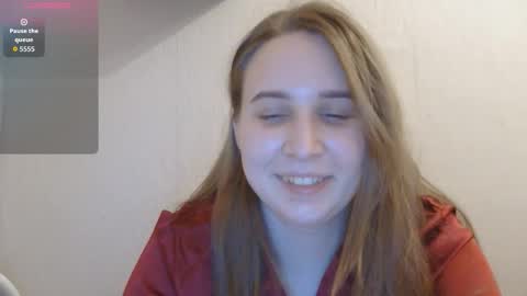 Mia online show from October 2025 04:08:01 PM