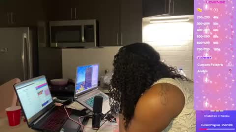Snapshot of carmencash_ chatting on June 2026 01:19:02 AM Carmen Cash online show from June 2026 01:19:02 AM