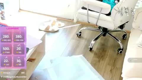 Snapshot of carmencash_ chatting on June 2026 06:18:02 PM Carmen Cash online show from June 2026 06:18:02 PM