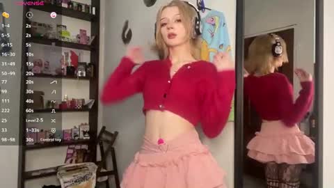 Snapshot of carmenlavelli chatting on June 2026 11:24:02 PM Elina online show from June 2026 11:24:02 PM