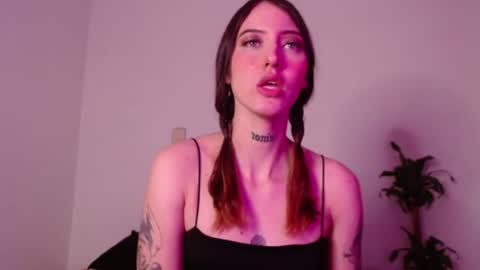 carmennrusso online show from November 2025 09:28:01 PM