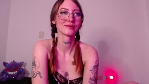 carmennrusso online show from December 2025 04:50:01 AM