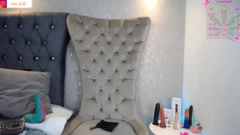 Caro Fisher online show from January 2026 01:05:01 PM