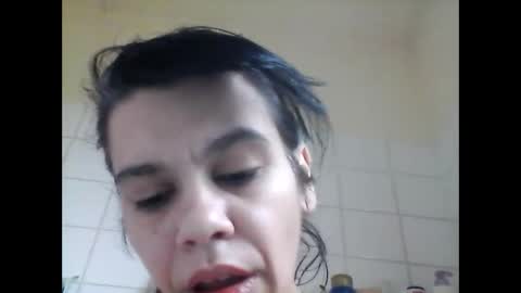 Snapshot of caroisback chatting on October 2025 10:27:02 AM caroisback online show from October 2025 10:27:02 AM