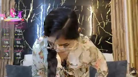 CAROLINA  online show from April 2026 11:05:02 PM