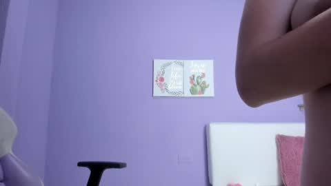 Carolina  online show from February 2025 11:15:01 PM