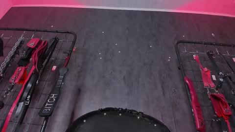 carolina online show from October 2025 10:04:02 PM