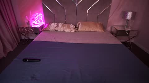 carolinadia online show from January 2025 08:59:02 PM