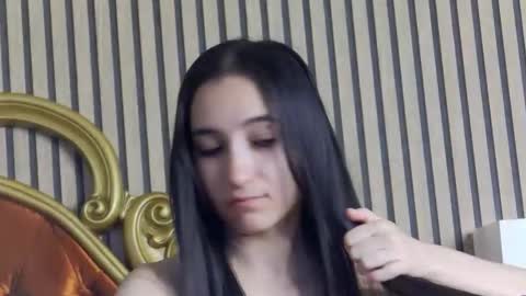 Snapshot of carolinahart chatting on May 2026 03:35:02 AM carolinahart online show from May 2026 03:35:02 AM