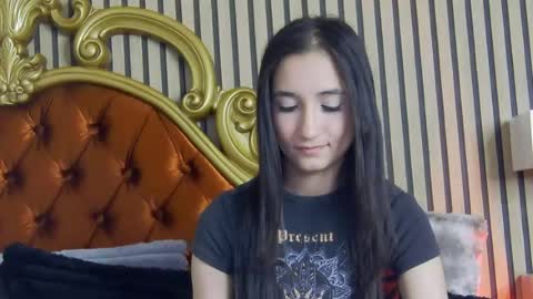 Snapshot of carolinahart chatting on June 2026 05:27:02 AM carolinahart online show from June 2026 05:27:02 AM