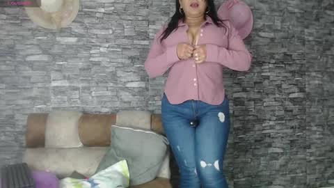 Camelia online show from November 2025 02:45:01 AM