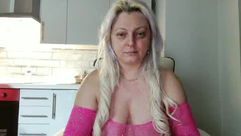carolinasmith_xx online show from July 2026 11:18:01 PM