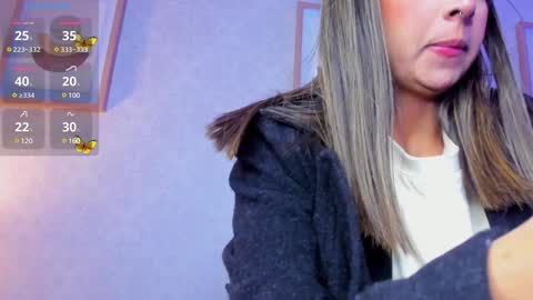 Snapshot of caroline_dh chatting on January 2025 05:37:02 PM Caroline online show from January 2025 05:37:02 PM