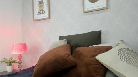 Snapshot of caroline_dh chatting on October 2025 10:12:02 AM Caroline online show from October 2025 10:12:02 AM