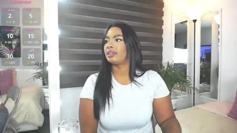 C A R O L I N E online show from March 2025 01:24:02 PM