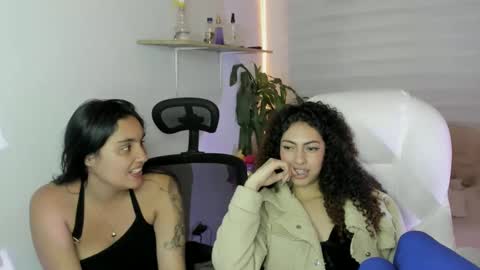 caroline_rodriguez_9 online show from October 2025 07:51:01 AM