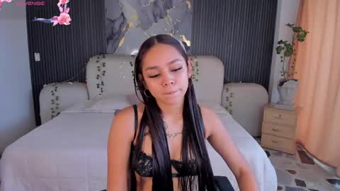 Caroline online show from June 2026 01:33:01 PM