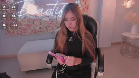 Caro online show from February 2025 11:08:02 AM