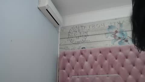 CarollaOxy online show from January 2025 08:15:01 AM