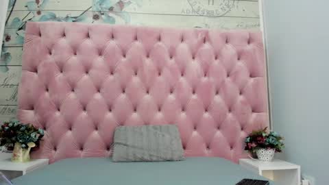 CarollaOxy online show from March 2025 08:57:01 AM