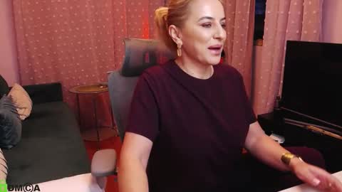 Carrie online show from November 2025 04:55:02 AM