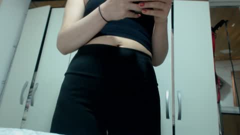 Snapshot of cary_mary chatting on January 2025 04:38:01 PM Cary mary online show from January 2025 04:38:01 PM