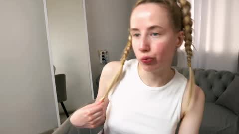 Cassie online show from April 2026 09:17:02 PM