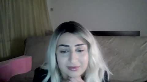 Snapshot of cassie_moonie chatting on April 2026 07:22:01 PM Cassie online show from April 2026 07:22:01 PM