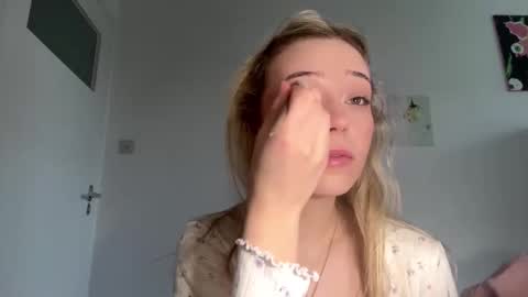 Olivia online show from March 2026 08:10:01 AM