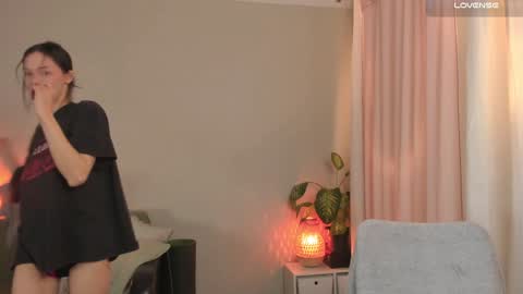  cassandra  online show from December 2024 04:37:01 PM