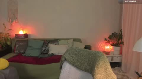  cassandra  online show from January 2025 04:48:01 PM