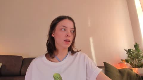  cassandra  online show from September 2025 01:25:02 PM