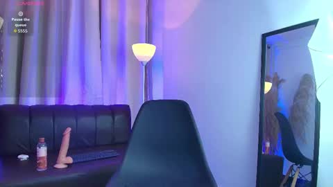 Snapshot of cat_kiss_ chatting on September 2025 02:44:01 AM cat_kiss_ online show from September 2025 02:44:01 AM